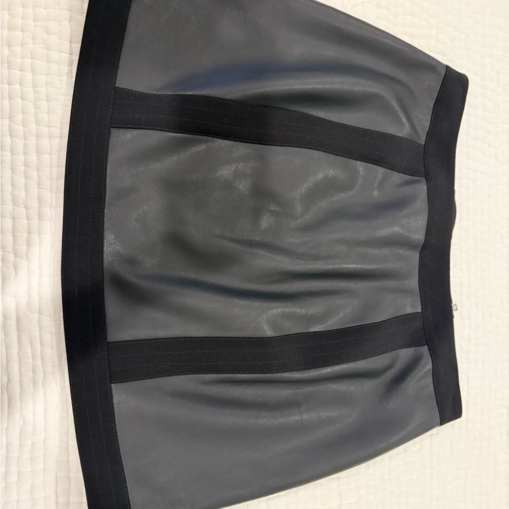BCBGMaxAzria Black and Charcoal Skirt
